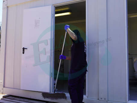 Elan Glas- & Gebäudereinigung Bensheim - Containerreinigung
